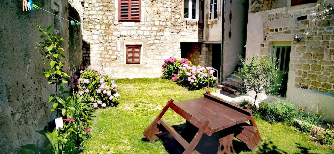 Rabski Dvor Apartment Раб Екстериор снимка